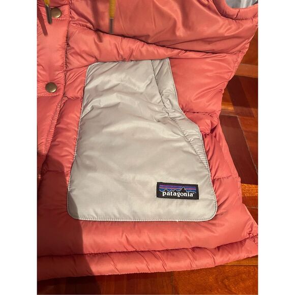 Patagonia Woman’s Bivy Hooded Down Vest Sz L Sold Out Burl Red - Picture 12 of 13